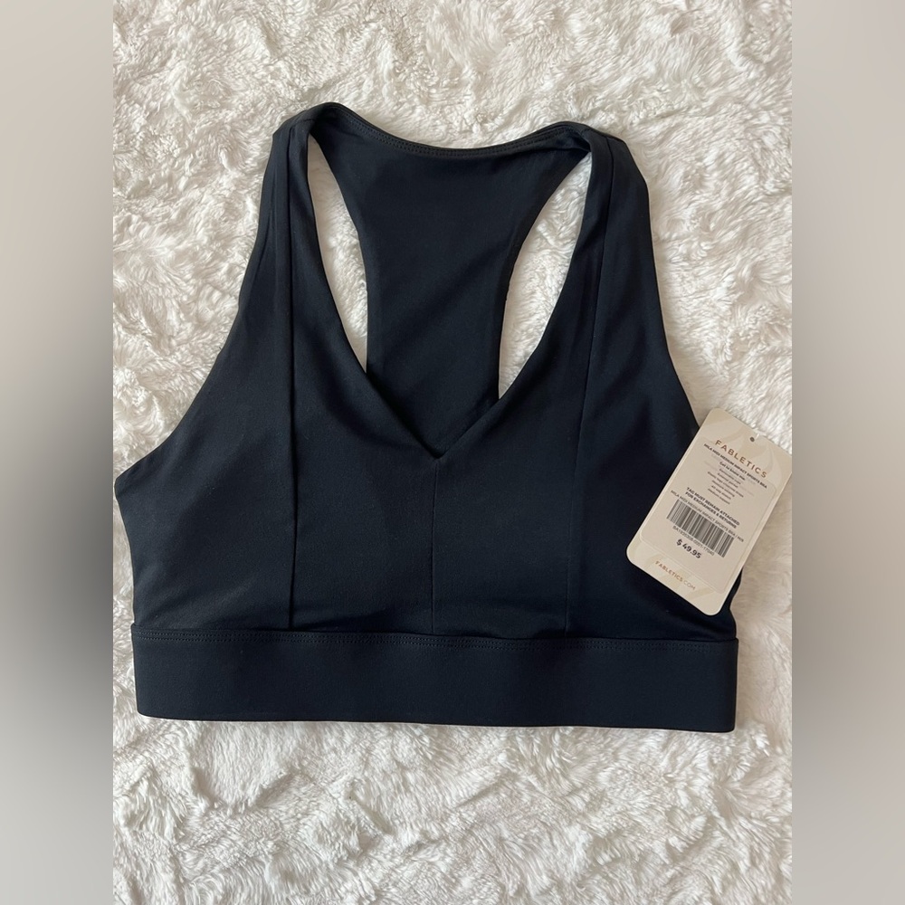 NWT Fabletics Mila Midi Impact Sports Bra (w/ Cell Phone Pocket!)